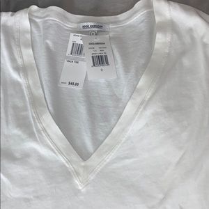 Good American white v neck tee